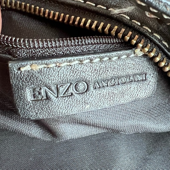 Enzo Angiolini Black Toiletry leather with Elegant Design shoulder bag - Picture 4 of 11